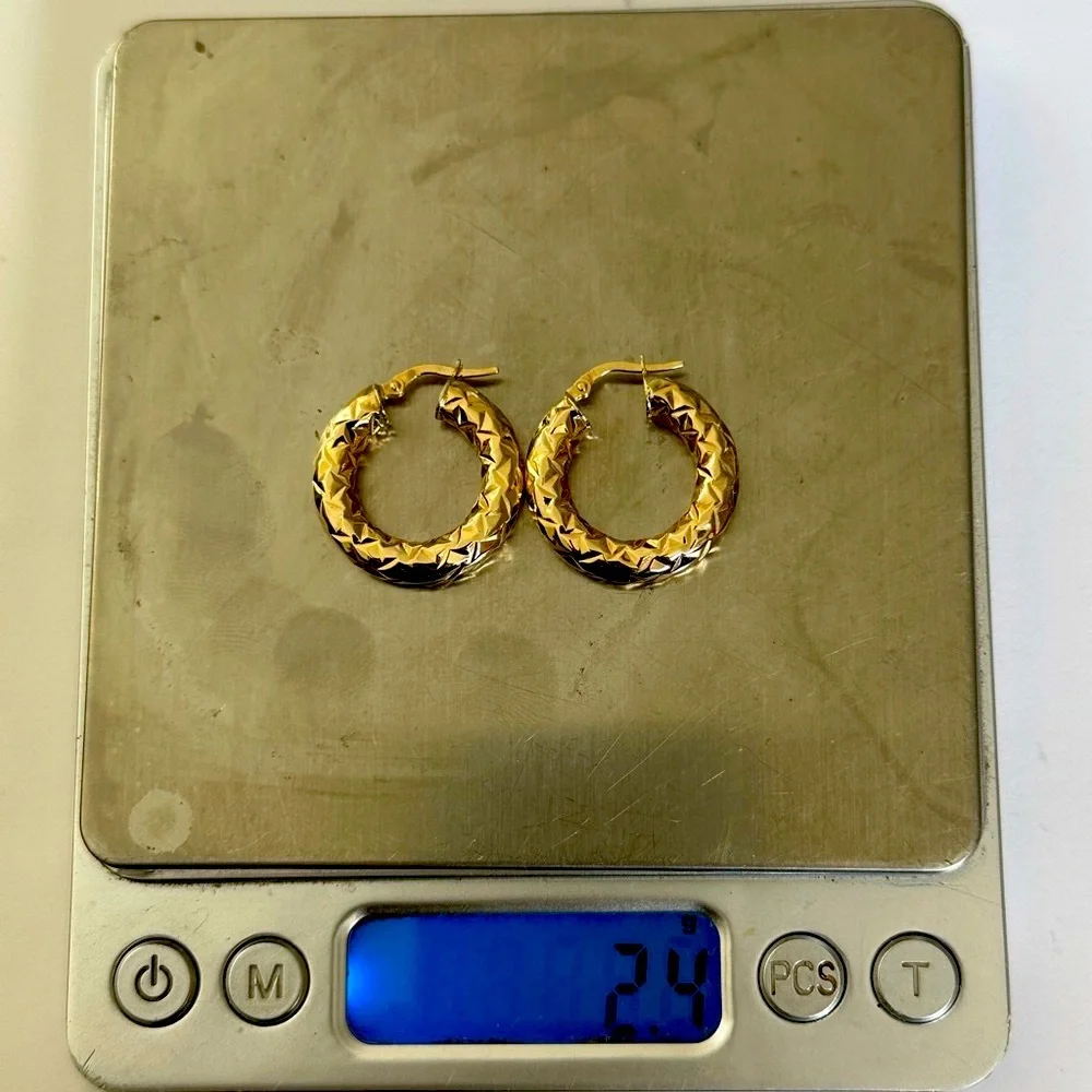 Solid 14k Gold Hoop earrings
